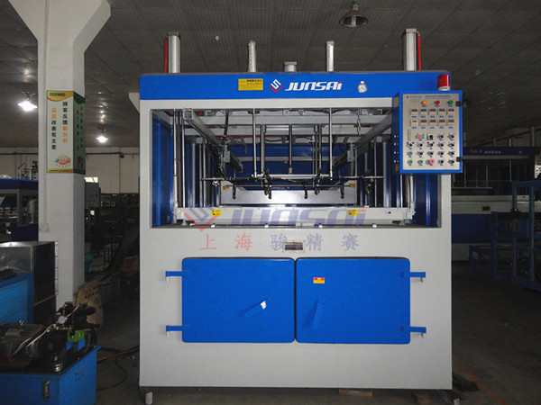 單頭厚片<a href=http://www.xiangwifi.cn/ target=_blank class=infotextkey>吸塑機(jī)</a>1.jpg